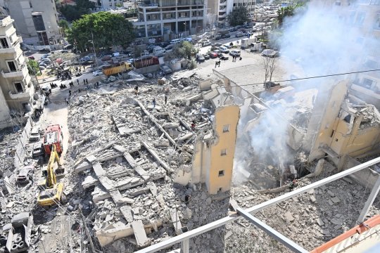 Bloc de 10 etaje, pus la pământ în câteva secunde la Beirut. Atacul aerian a lovit în plin zona centrală