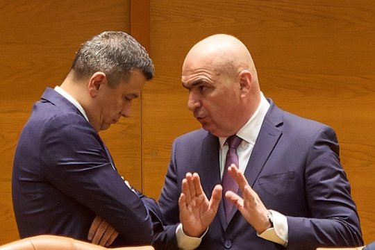 UPDATE | Liderii Coaliției s-au înțeles pentru deblocarea bugetului pe 2026. De unde vor fi luați banii pentru pachetul de solidaritate al PSD