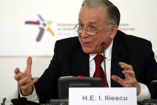Personalitatea zilei 3 martie | Ion Iliescu, omul care a marcat tranziția României de la comunism la democrație