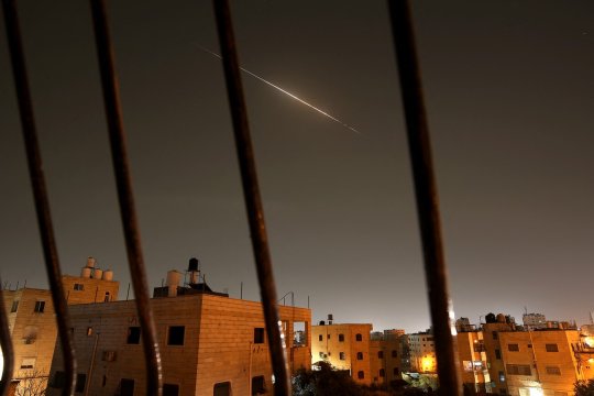 Escaladare în lanț după atacuri atribuite Iranului. Arabia Saudită reacționează și expulzează personal diplomatic