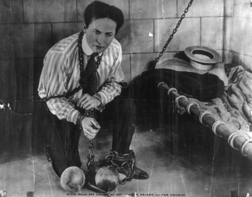 Personalitatea zilei 24 martie | Harry Houdini, maestrul evadărilor imposibile și al misterelor demascate