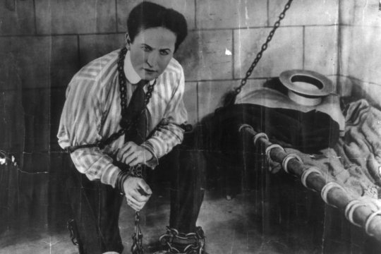 Personalitatea zilei 24 martie | Harry Houdini, maestrul evadărilor imposibile și al misterelor demascate