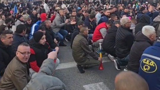 Minerii din Gorj protestează la București: ”Nu vom pleca până când salariații rămân în continuare la serviciu”