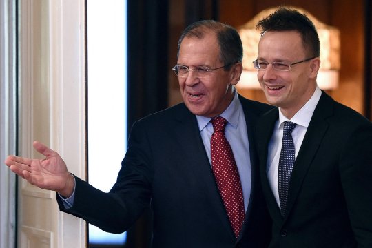 Ministrul ungar de Externe, Péter Szijjártó, recunoaște că a discutat frecvent cu Lavrov în timpul reuniunilor UE