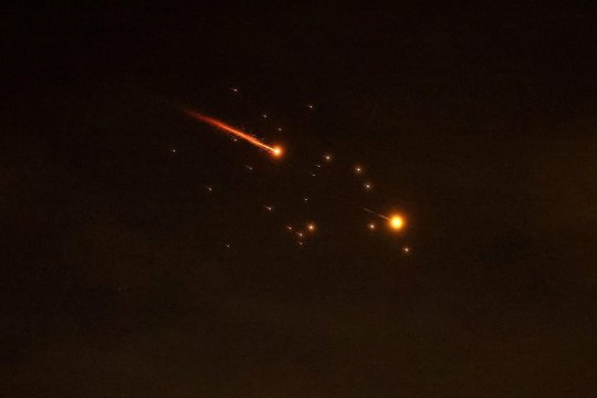 Trump susține că SUA negociază pacea, dar Iranul neagă. Atacuri la Teheran și trupe americane în drum spre Orientul Mijlociu