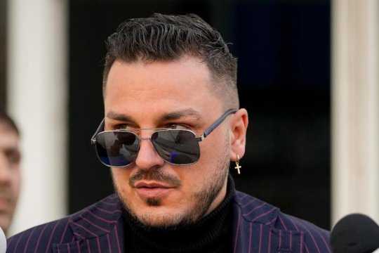 Makaveli aruncă în aer scena politică din România. Acuzații grave de șpagă pentru semnături la Primăria Capitalei