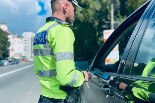 Acțiune amplă a poliției rutiere în Capitală. Amenzi, permise suspendate și avertismente pentru participanții la trafic