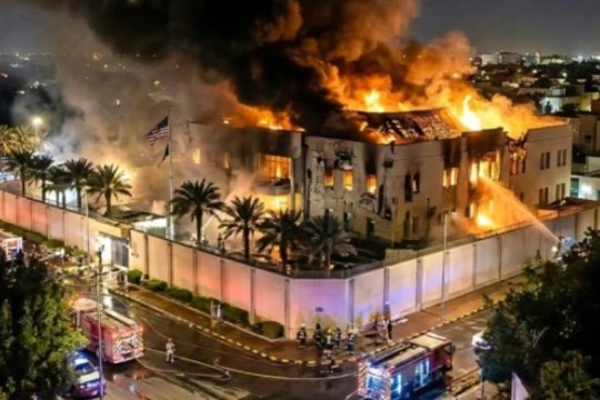 Incendiu la Ambasada SUA din Riad după un atac cu drone. Cartierul diplomatic, zguduit de explozii