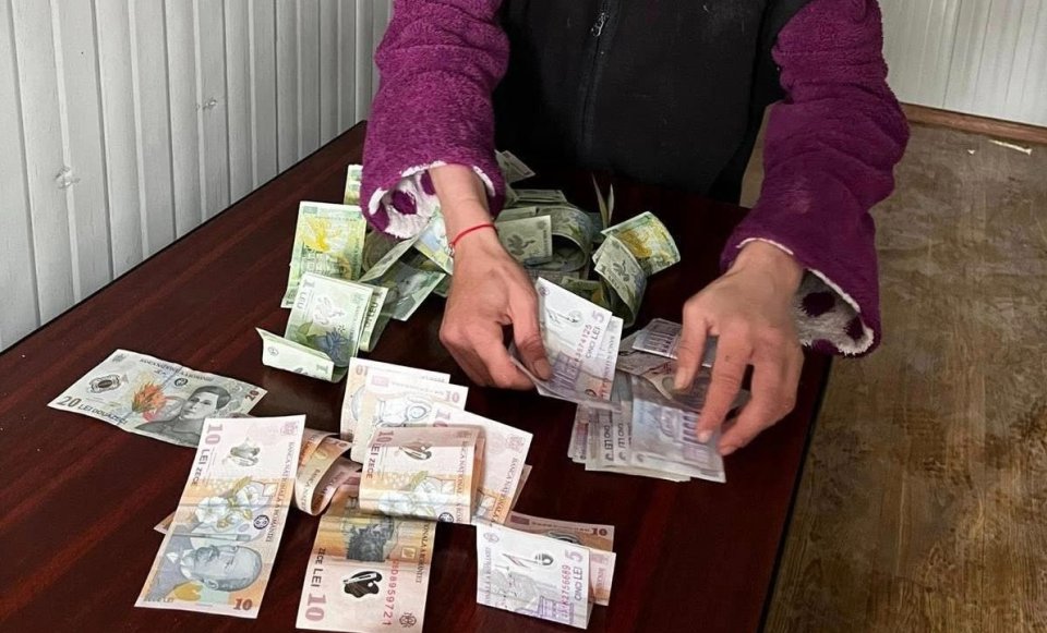 Persoană ridicată pentru cerșetorie, de polițiștii locali din Sectorul 6