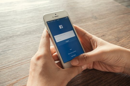 Facebook a picat pentru mii de utilizatori din întreaga lume. Platforma Meta a înregistrat întreruperi majore