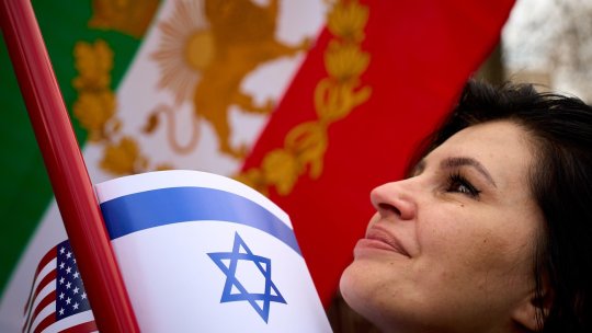 Protest al iranienilor la Ambasada Iranului din București: manifestanții au mulțumit SUA și Israelului pentru atacurile asupra regimului