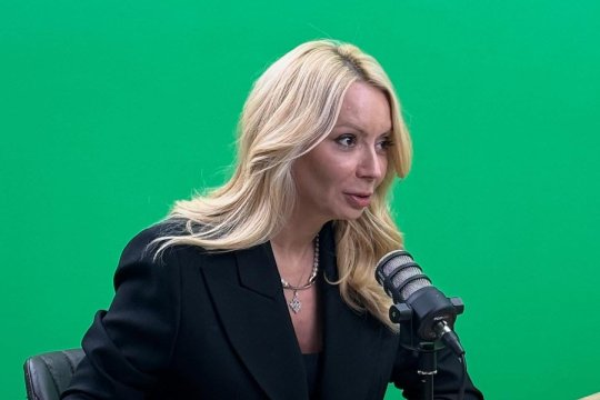 Daciana Sârbu spune că face plângere penală în cazul Oanei Ţoiu, după ce ar fi blocat repatrierea fiicei sale din Emiratele Arabe Unite. ”Mi s-a spus că este o vulnerabilitate de imagine”