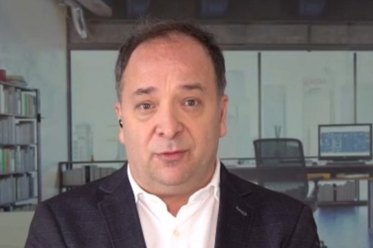 Adrian Negrescu, la iAMnews: ”Statul se împrumută ca să plătească pensii și salarii”. Cum a ajuns România într-o gaură financiară