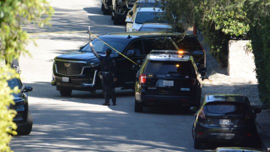 Focuri de armă trase asupra vilei cântăreței Rihanna, din Beverly Hills