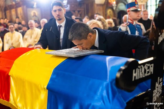 Ultimul omagiu pentru Mircea Lucescu. Discurs emoționant al lui Răzvan Lucescu: ”A fost tatăl meu și va rămâne tatăl meu”