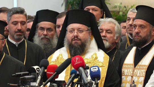 UPDATE | Lumina Sfântă de la Ierusalim a ajuns în România. Primele declarații făcute de Preasfințitul Părinte Paisie Sinaitul