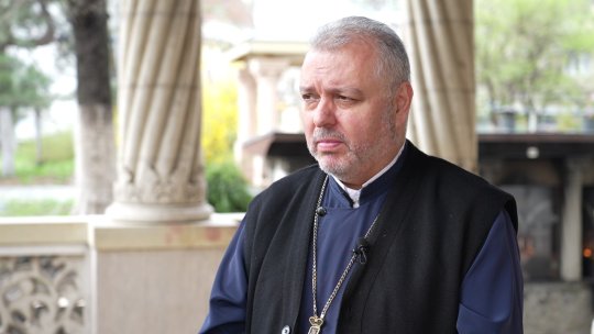 Părintele Emil Cărămizaru explică slujba din noaptea de Înviere. Ce trebuie să știe credincioșii despre acest moment