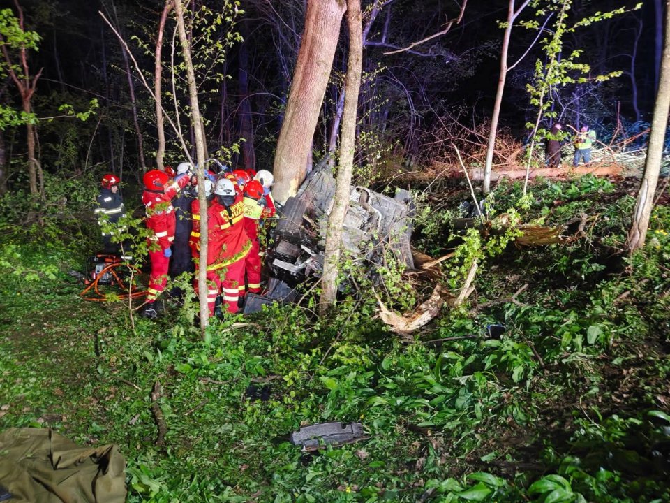 Doi tineri au murit într-un accident în Ciolpani