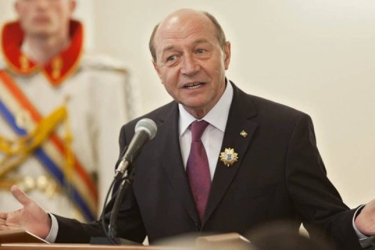 Mesajul lui Traian Băsescu după înfrângerea lui Viktor Orbán: ”Tandemul Donald Trump - Vladimir Putin a fost bătut măr de poporul maghiar”