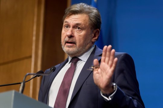 Rafila explică de ce nu a putut decide asupra vaccinurilor Pfizer: ”Nu exista baza legală”