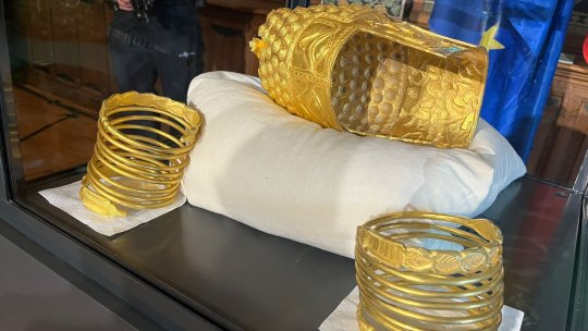 Coiful de la Coțofeneşti și două brățări dacice recuperate după jaful din Olanda vor fi adus în țară săptămâna viitoare