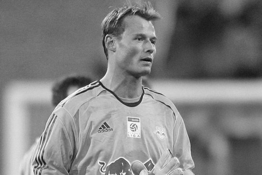 Un fost fotbalist la Arsenal, Juventus și Liverpool a murit la 48 de ani, după ce mașina sa a fost lovită de tren