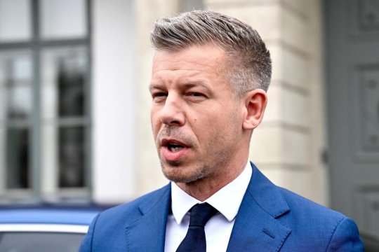 Péter Magyar amenință cu închiderea radiodifuzorului public: ”Propagandă demnă de Goebbels și Coreea de Nord”