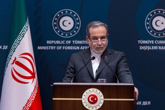 Iranul deschide complet Strâmtoarea Ormuz pe durata armistițiului. Reacție rapidă de la Donald Trump