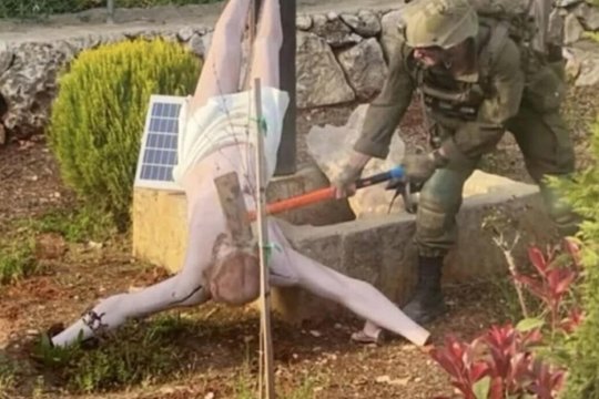 Armata israeliană confirmă că soldatul care lovea statuia lui Iisus este militar IDF