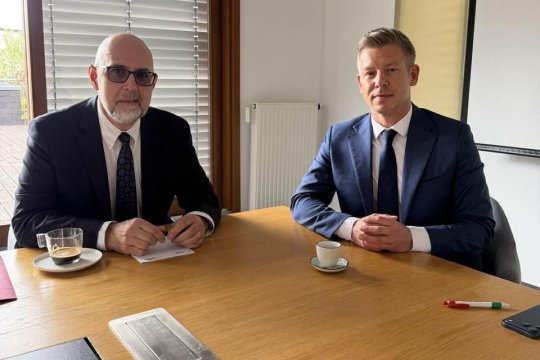 Péter Magyar și Kelemen Hunor, față în față după tensiuni. Divergențe de interpretare după întâlnirea de la Budapesta