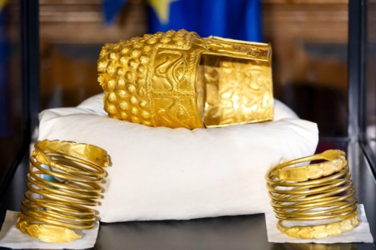 Coiful de la Coțofenești a ajuns în România după furtul din Olanda. Artefactele dacice sunt din nou expuse publicului