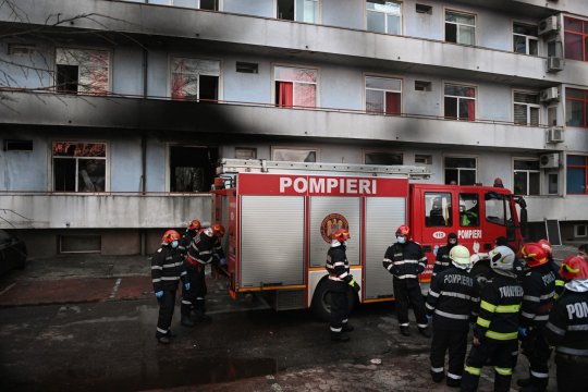 Dosarul incendiului de la Institutul ”Matei Balș” ajunge în instanță după cinci ani de anchetă. Două persoane, o firmă și spitalul, trimiși în judecată pentru moartea a nouă pacienți