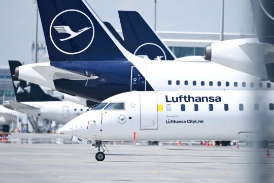Lufthansa taie 20.000 de zboruri pe fondul exploziei prețului combustibilului