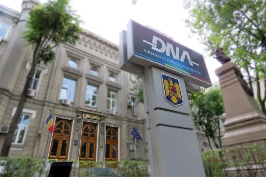 Situație complicată la CJ Sălaj după intervenția DNA. Mai mulți funcționari sunt vizați într-un dosar de corupție