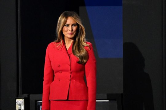 Personalitatea zilei 26 aprilie | Melania Trump, de la podiumurile modei la Casa Albă