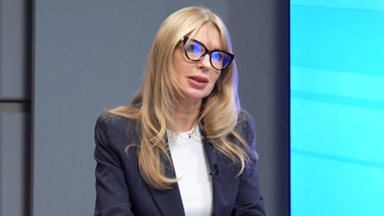 Brățările electronice pentru agresori ar putea deveni aproape automate. Victoria Stoiciu propune inversarea mecanismului: ”opt-out”, nu ”opt-in”