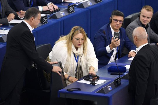 UPDATE | Parlamentul European i-a ridicat imunitatea Dianei Șoșoacă. Președinta SOS România poate fi anchetată de Parchetul General