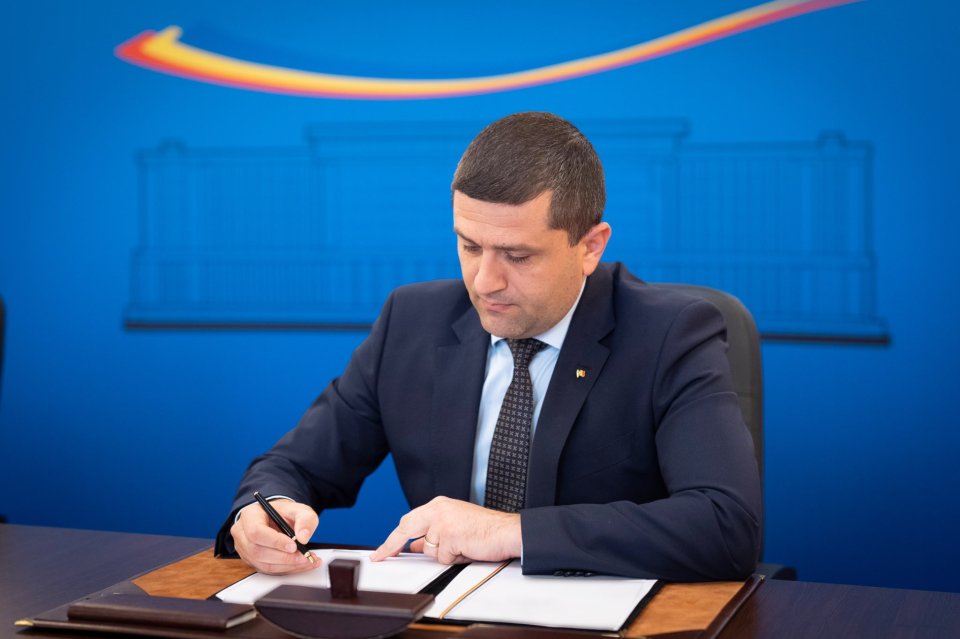 Radu Miruță, ministrul Apărării și ministrul interimar al Transporturilor