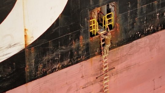 Patru români sunt la bordul navei MSC Francesca, sechestrată de autoritățile iraniene. MAE anunță care este starea acestora