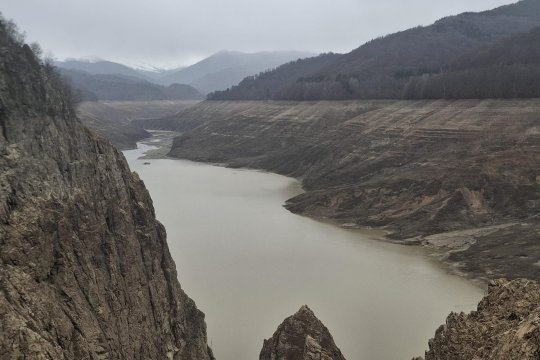 Ministrul Energiei: ”A început reumplerea lacului Vidraru. Estimăm finalizarea în octombrie”