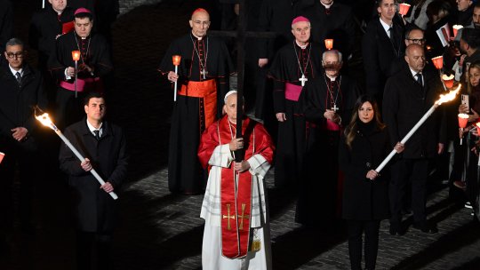 Imagini impresionante la Roma: gestul rar făcut de Papa Leon al XIV-lea în fața a 30.000 de oameni