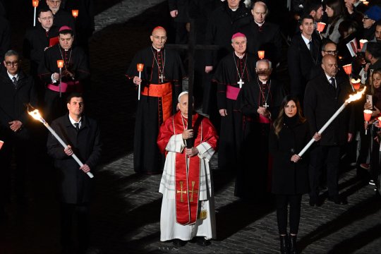 Imagini impresionante la Roma: gestul rar făcut de Papa Leon al XIV-lea în fața a 30.000 de oameni