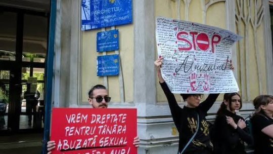 Trei bărbați acuzați că au violat o fată de 17 ani, la Şcoala de vară AUR de pe litoral, au fost trimiși în judecată