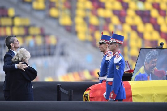 Mărturia în lacrimi a unui fost ”copil din fotbal” al lui Mircea Lucescu: ”Noi ne respectăm oamenii după ce mor. 50.000 de turci l-au aplaudat, noi l-am făcut senil și bătrân”