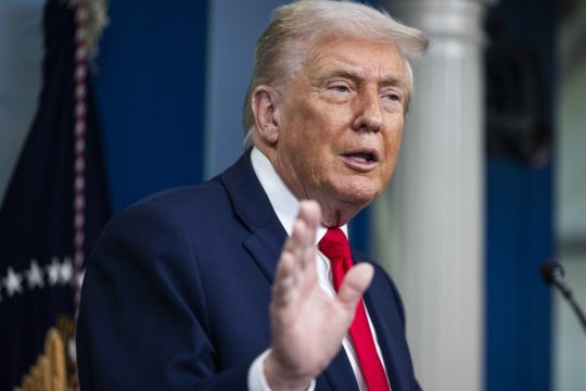 Donald Trump, afectat de prăbușirea pieței cripto. Compania care deține Truth Social a raportat pierderi de peste 400 de milioane de dolari
