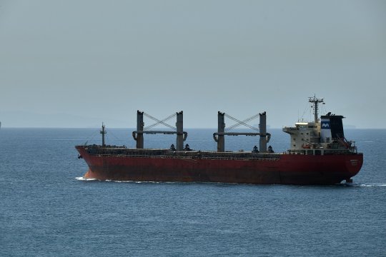 Petrolier din Emiratele Arabe Unite, avariat după un atac cu drone iraniene. Nava a suferit o scurgere de combustibil în apropierea Omanului