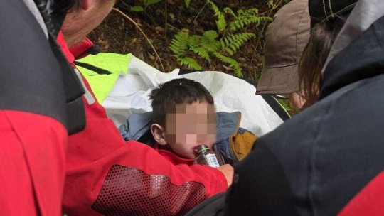 Care este starea băiatului de cinci ani găsit în pădure după două zile de căutări. Spitalul de Pediatrie Sibiu: ”Ne asigurăm că Alexandru se întoarce cu bine la familia lui”