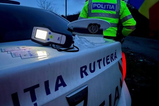 Controale ample în traficul din Capitală în noaptea de vineri spre sâmbătă. O tânără a primit amendă de 8.000 de lei pe Calea Victoriei