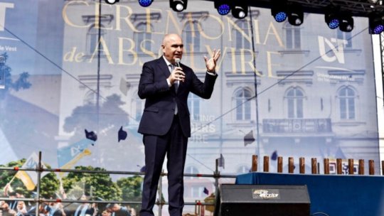 Mesajul transmis de Ilie Bolojan absolvenților de la Universitatea de Vest din Timișoara: „Nu poți realiza nimic fără efort”