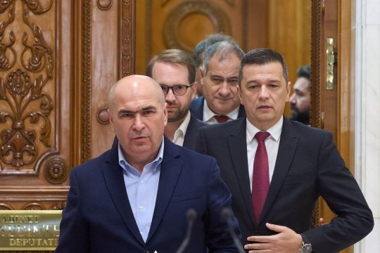 Consultări tensionate pentru desemnarea noului premier. PNL și-a prezentat oficial echipa care merge la Cotroceni